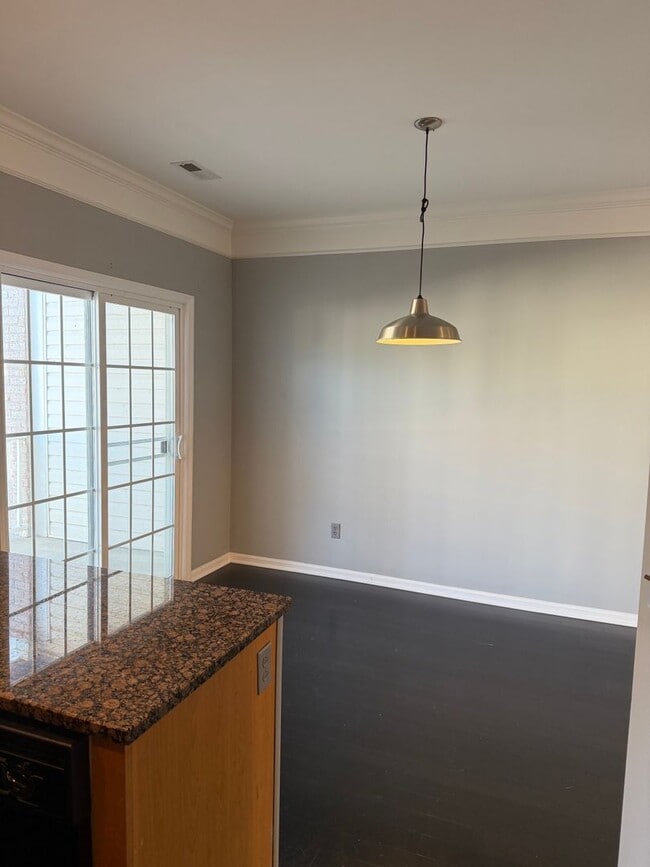 Building Photo - Close to Percy Priest Lake