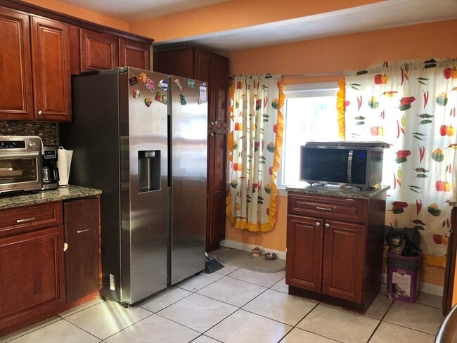 Building Photo - 49 Furness St