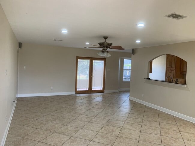 Building Photo - 4945 Avron Blvd