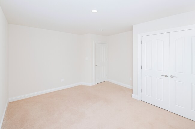 Building Photo - 3164 Lawrin Ct