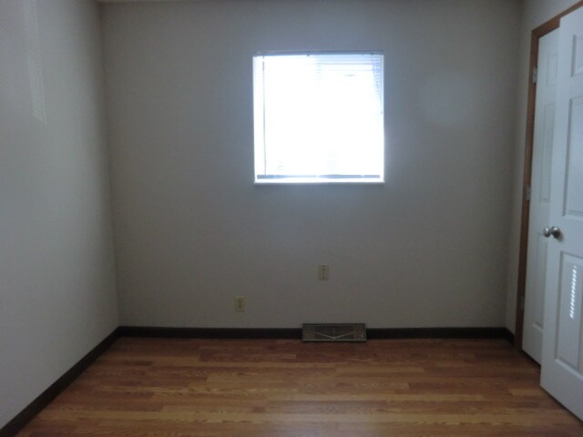 Building Photo - 2117 N Center St