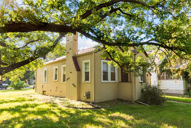 Building Photo - 700 24th Ave SE