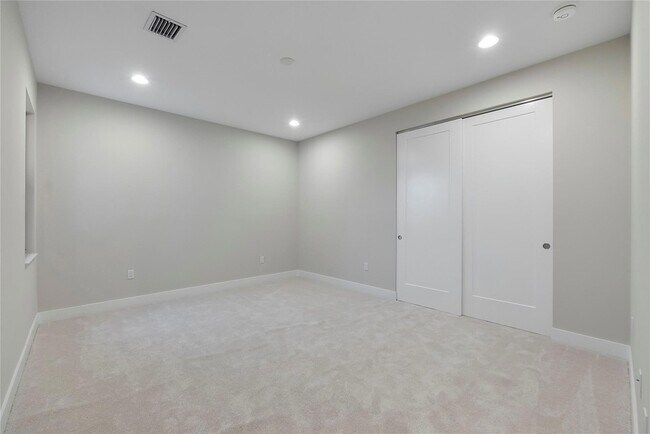 Building Photo - 20119 Pacific Dunes Dr