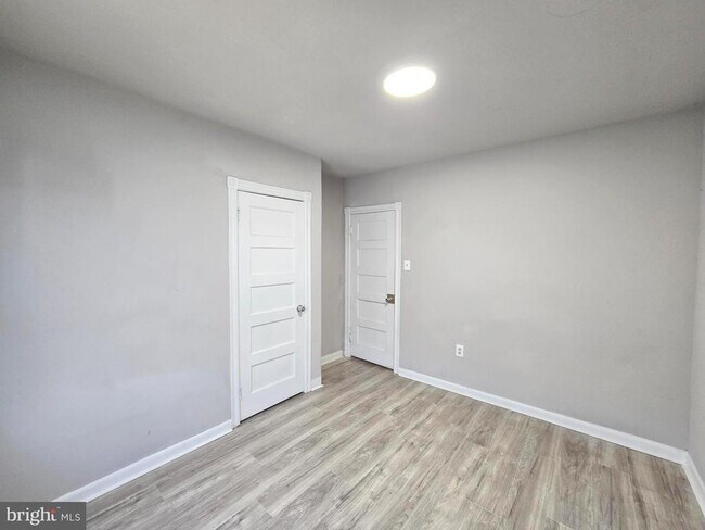 Building Photo - 5140 N Fairhill St