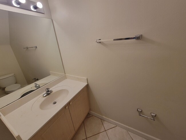 Building Photo - 3974 Grove Park Dr