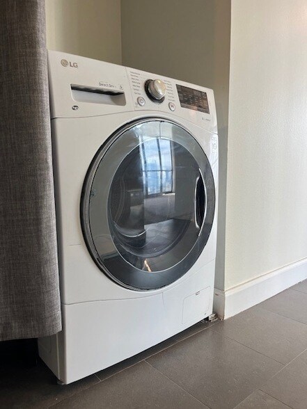 Building Photo - 10 E Ontario St