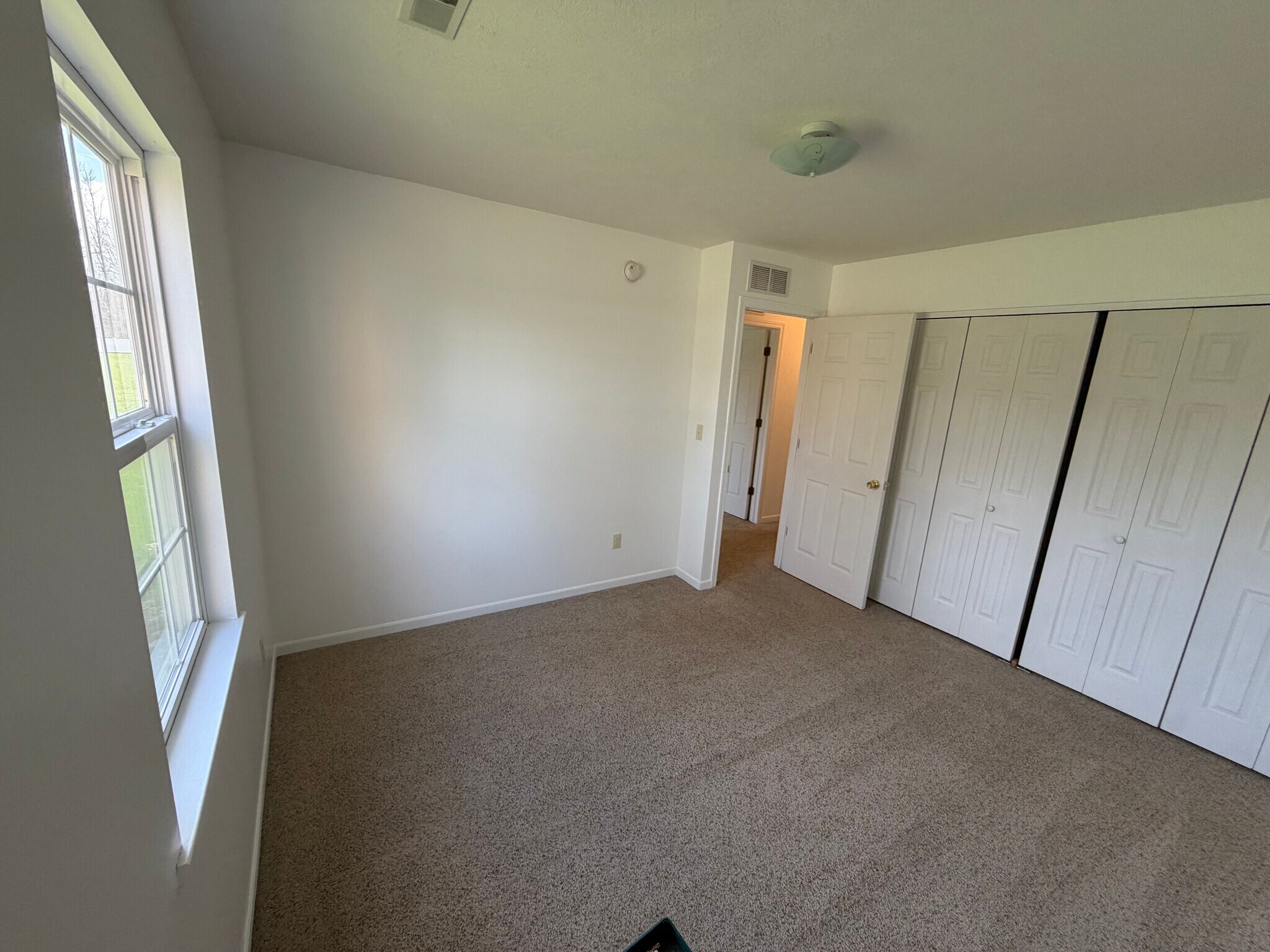 Building Photo - 346 Maplewood Dr