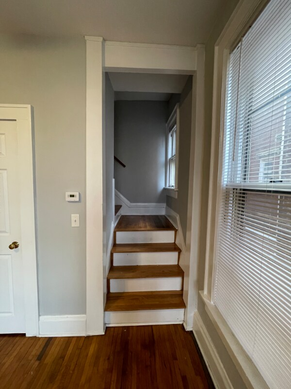 Building Photo - 80 W Greenwood Ave