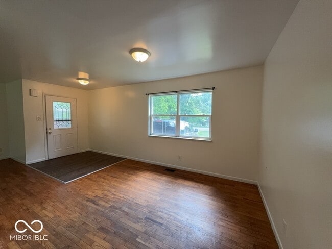 Building Photo - 2646 W 60th St