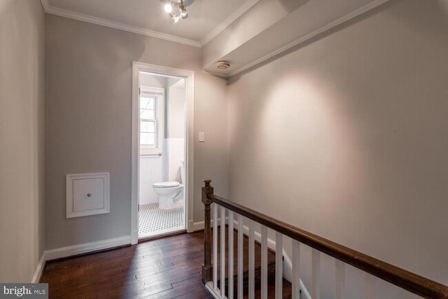 Building Photo - 1401 S Barton St