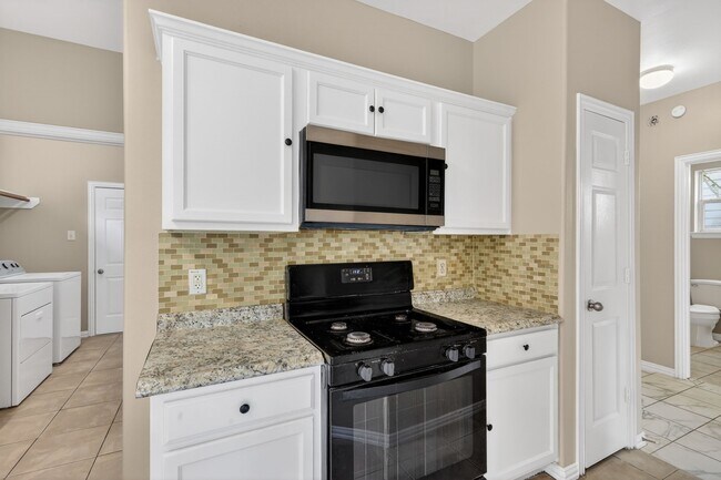 Building Photo - 3215 Sapphire Star Dr