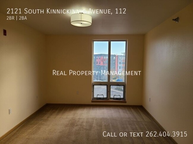 Building Photo - 2121 S Kinnickinnic Ave