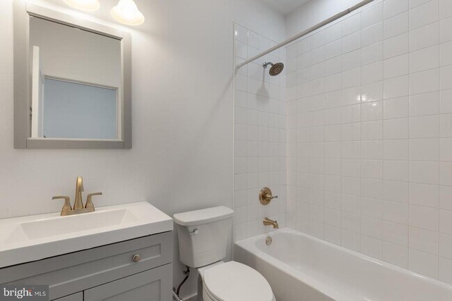 Building Photo - 2045 Trenton Ave