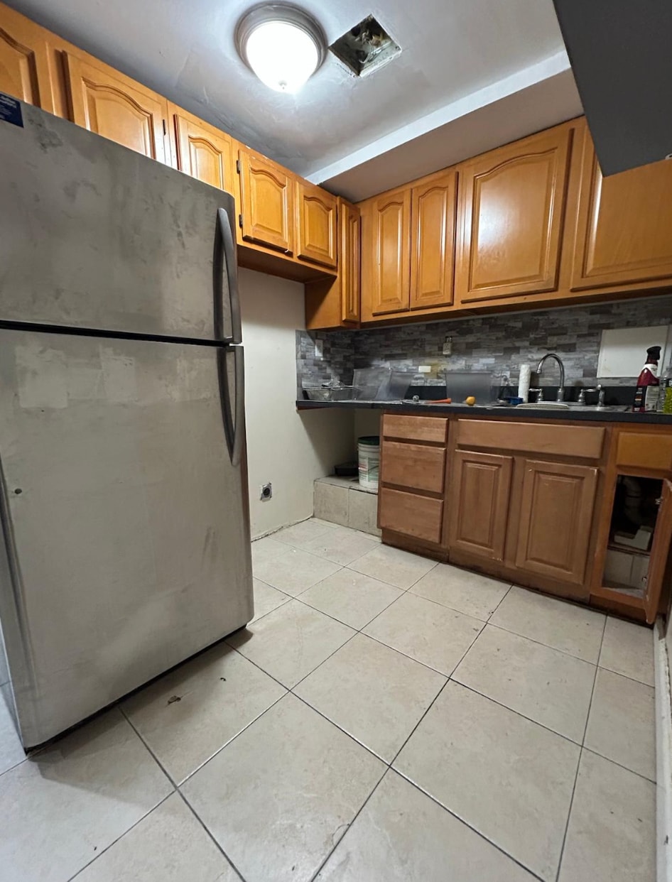 Building Photo - 483 Rutland Rd