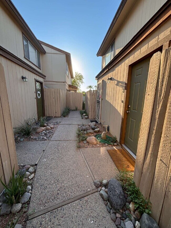 Building Photo - Coming Soon! Old Town Scottsdale Townhouse...