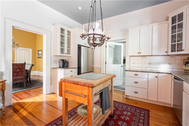 Building Photo - 152 Rivertown Rd