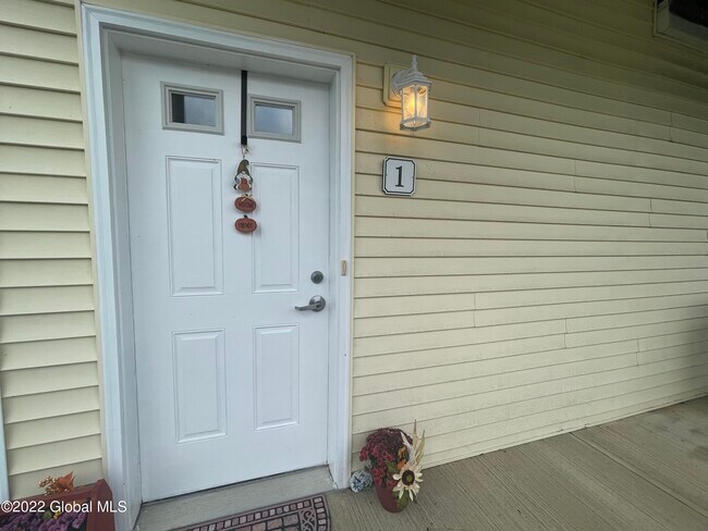 Building Photo - 15 Kempton Pl