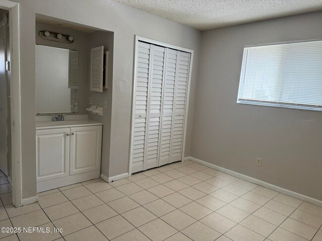 Building Photo - 5120 Westchase Ct