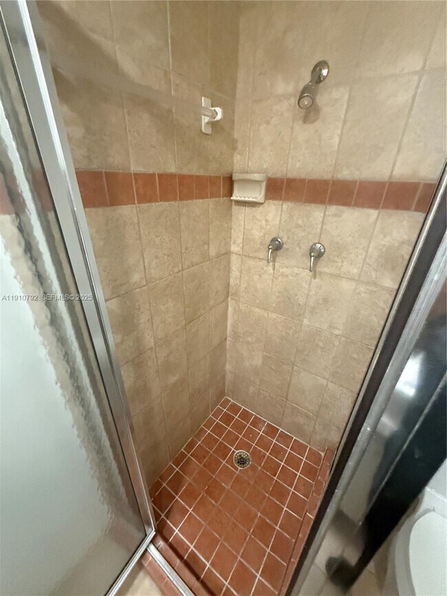 Building Photo - 1540 NE 191st St