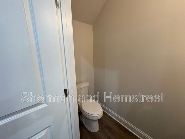 Building Photo - 655 Caroline Ct