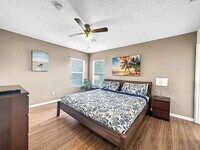 Building Photo - 724 Solana Cir