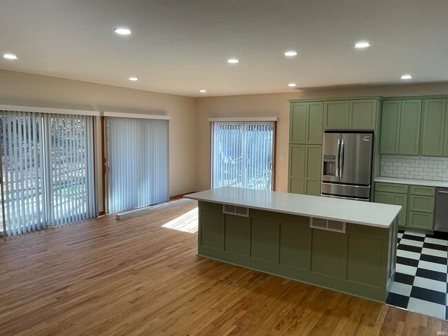 Building Photo - 5893 S Black Ankle Rd