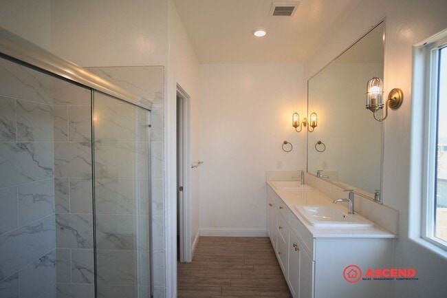 Building Photo - Stunning Home in Gossamer Grove!