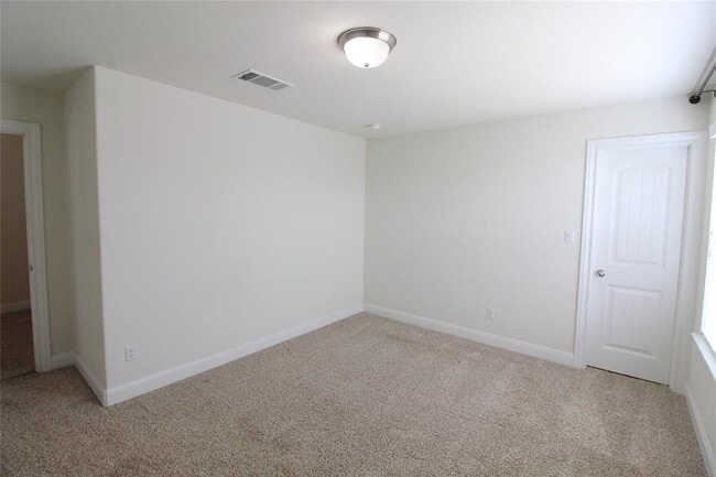 Building Photo - 5800 Viejo Dr