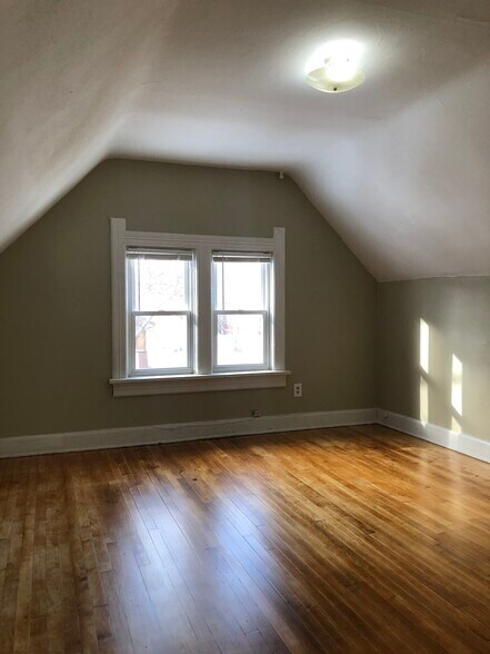 Building Photo - 2370 S Woodward St