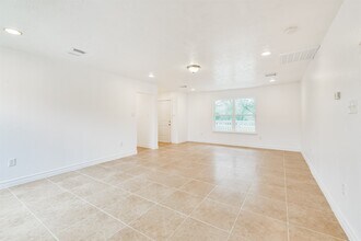 Building Photo - 10412 Ehlers Rd