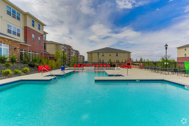 Pool - Low Res - Unpublish - The Grove at Pullman - Historical Access