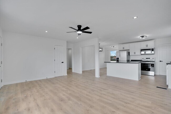 Building Photo - Like New! Fully Renovated 3BR Home | Move-In Ready | Large Lot