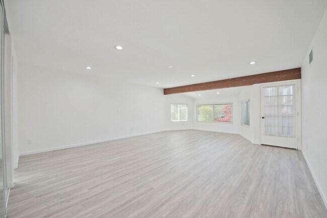 Building Photo - 20227 Elkwood St