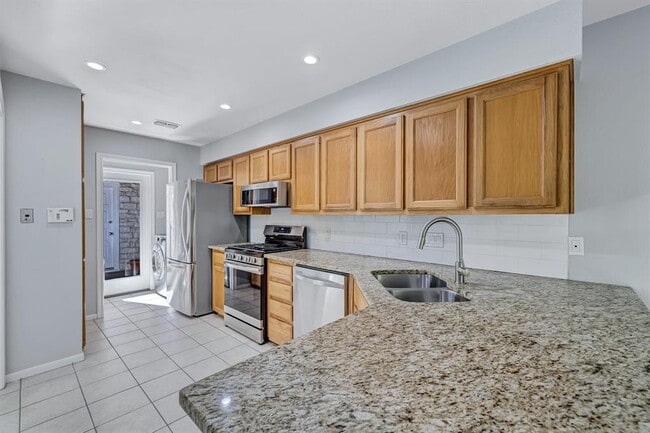 Building Photo - 3406 Westside Cove