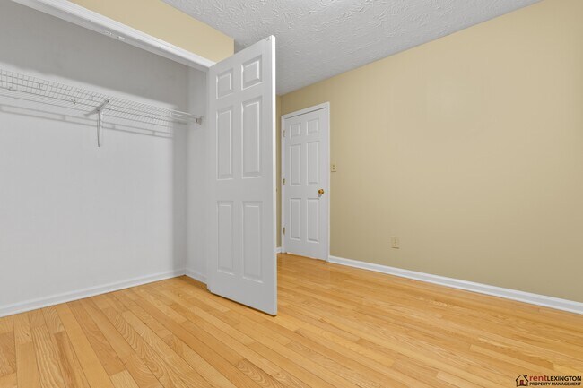 Building Photo - 531 Bell Pl Dr
