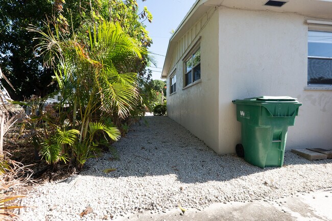 Building Photo - 2401 Avenue Q