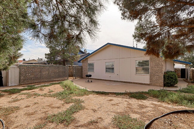 Building Photo - 1724 Gambel Quail Dr