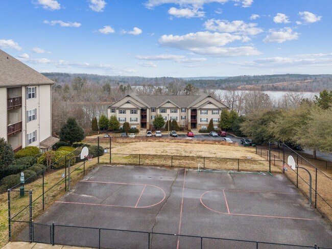 Building Photo - 611 Harts Cove Way