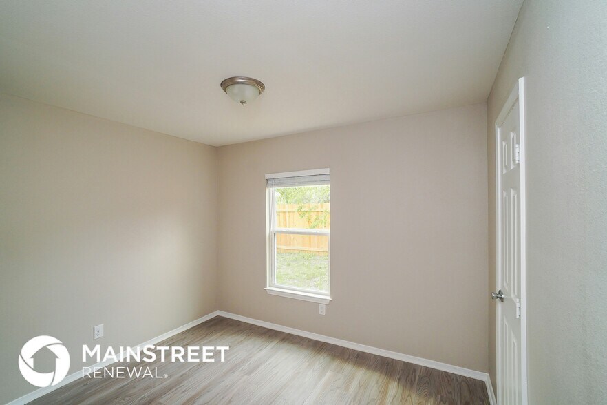 Building Photo - 4902 Buckwheat St