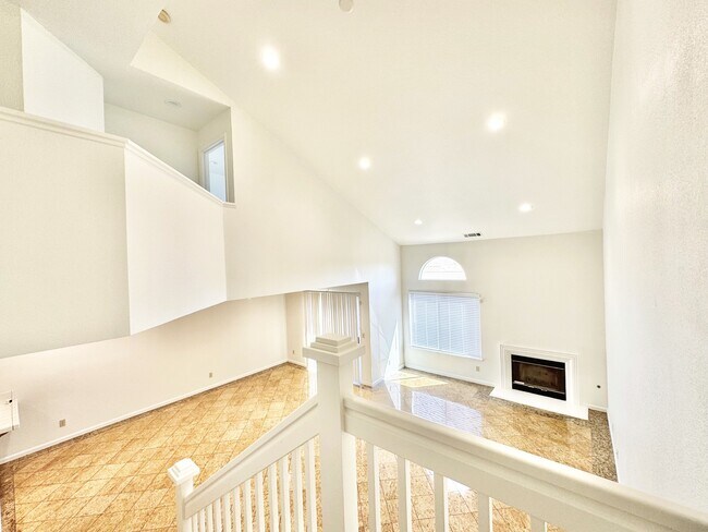 Building Photo - 4378 Conejo Dr