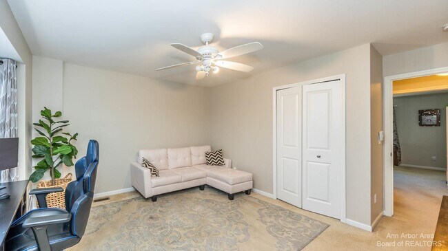Building Photo - 815 Atherstone Dr