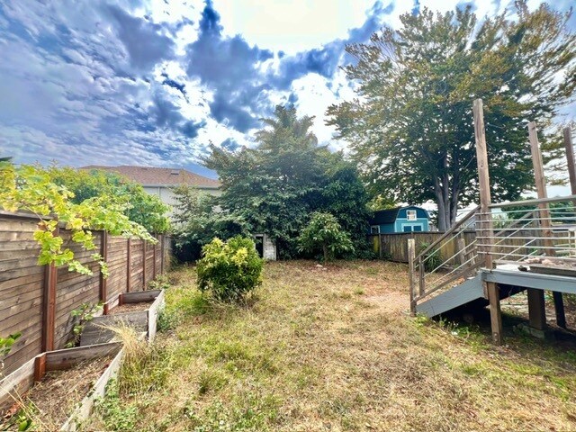 view of backyard looking south - 1390 Dwight Way