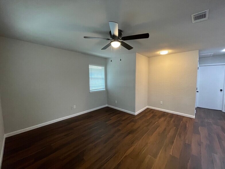 Building Photo - 4525 Merida Ave