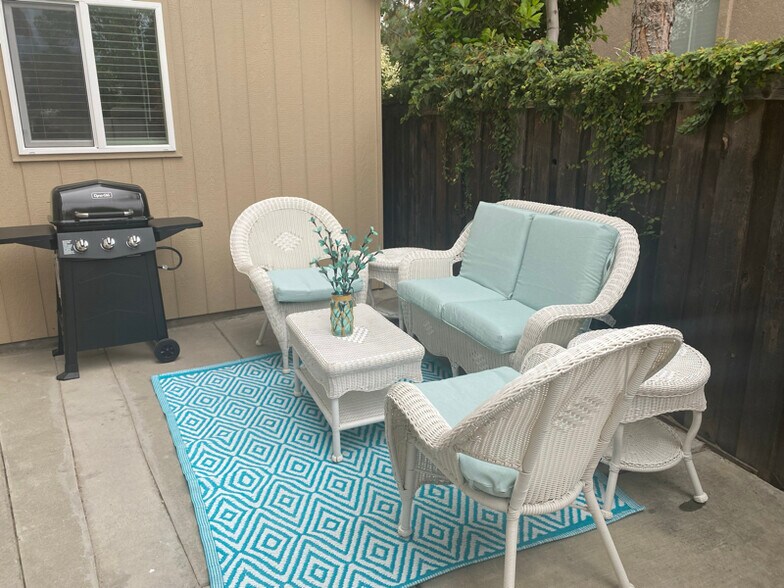 Building Photo - 12871 Bahama Ct