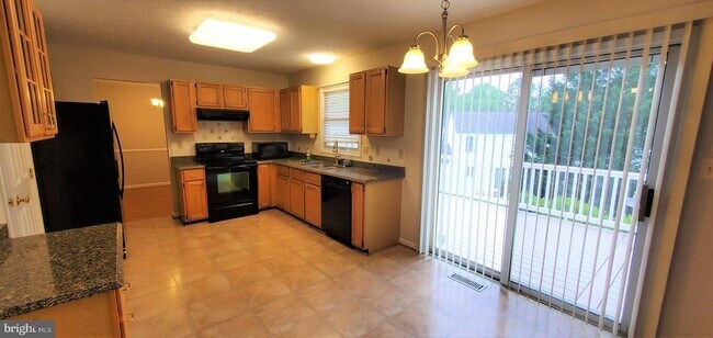 Building Photo - 106 Lindenridge Road