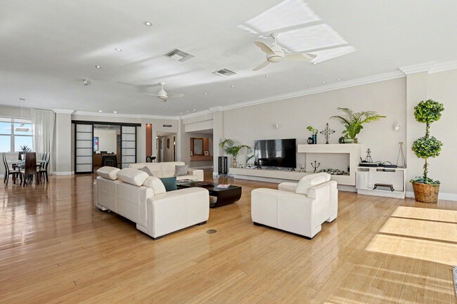 Building Photo - 3430 Galt Ocean Dr