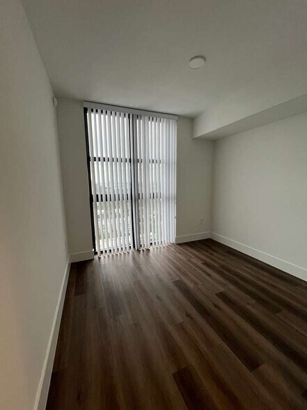 Building Photo - 2722 SW 28th Ave