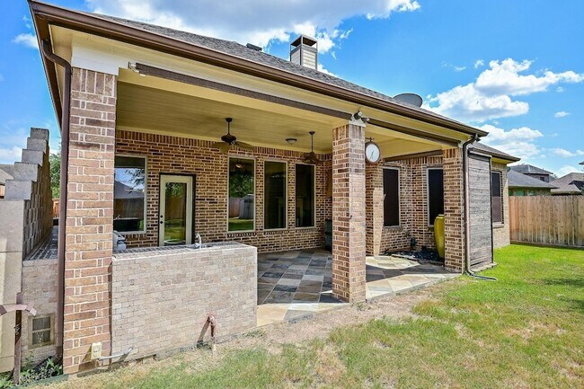 Building Photo - 24618 Fremont Manor Ln