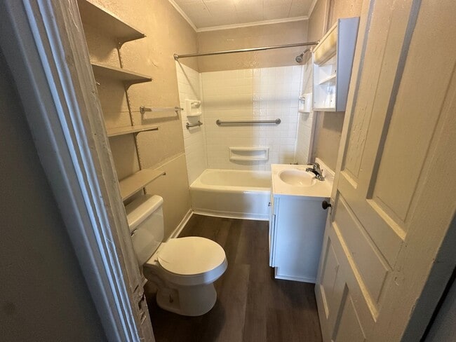 Building Photo - 1719 1/2-1719 1/2 W Adams St