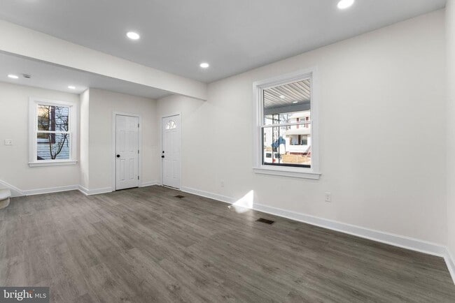 Building Photo - 509 McCabe Ave